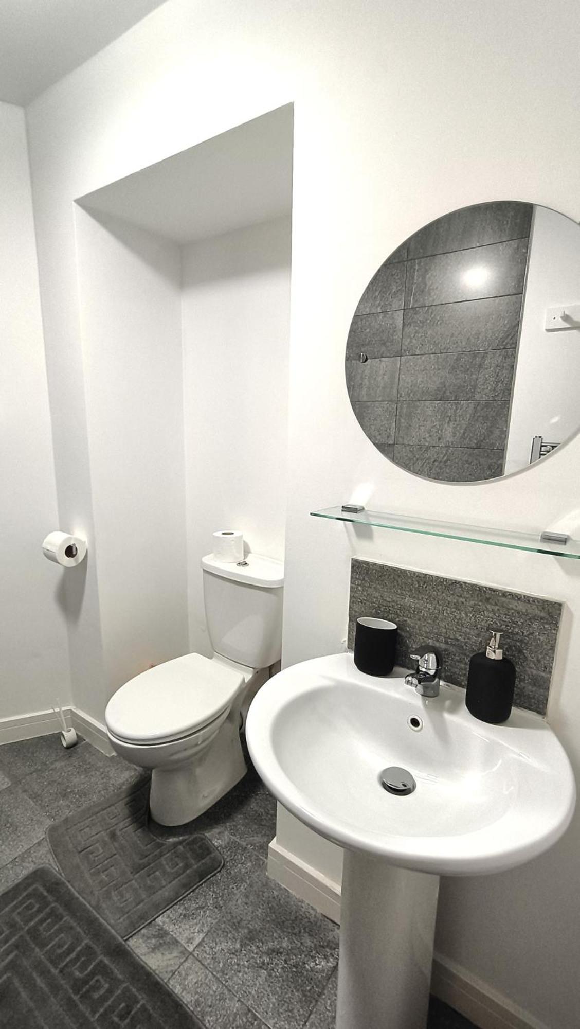 Ideal For Groups - Modern 2 Bedroom Apartment - Free Parking, Transit Links, Close To Stadiums Manchester Exterior photo