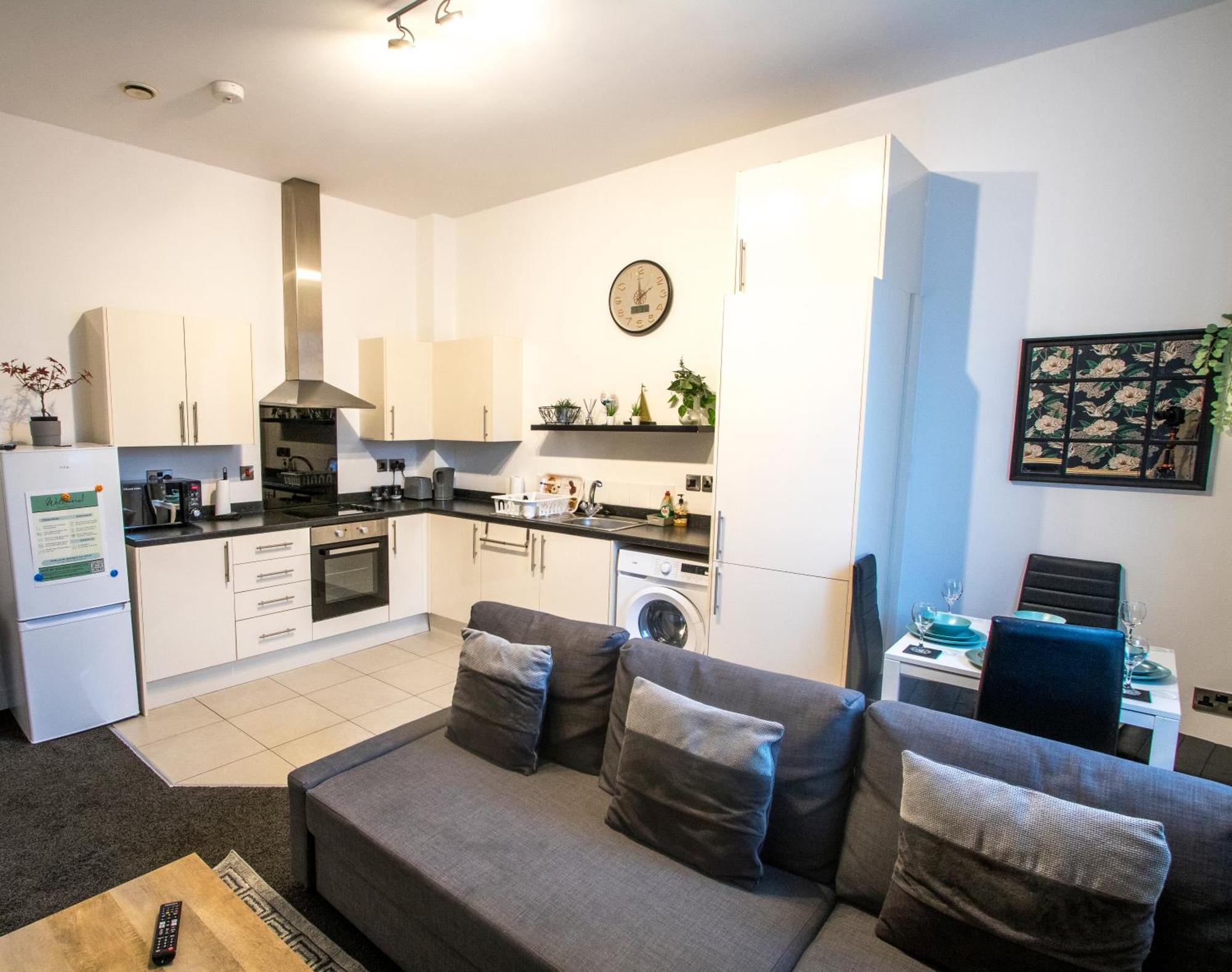 Ideal For Groups - Modern 2 Bedroom Apartment - Free Parking, Transit Links, Close To Stadiums Manchester Exterior photo